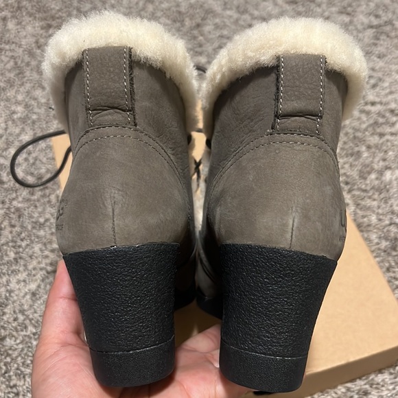 UGG JEOVANA MYSTERIOUS BOOTS WOMEN'S SIZE-5 - Picture 5 of 9
